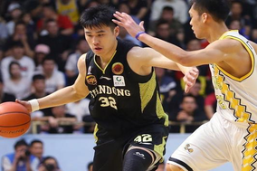 B费、卡塞米罗破门 十人曼联2-1十人切尔西